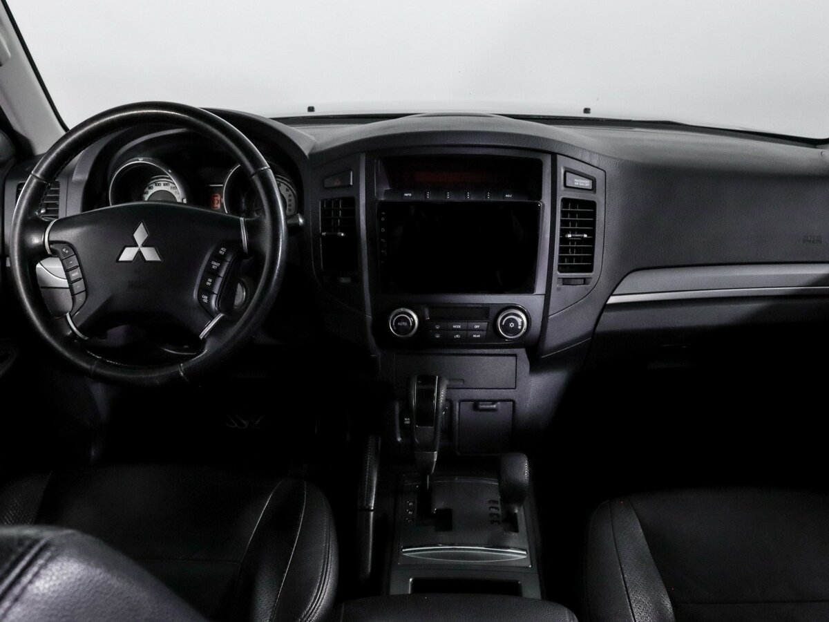 Купить Mitsubishi Pajero с пробегом. Фото: #9
