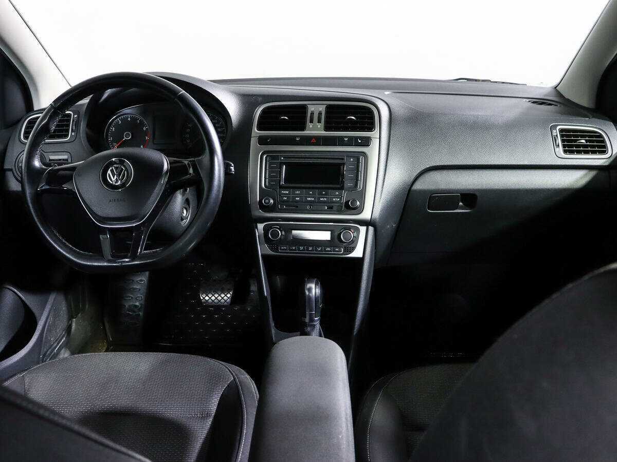 Купить Volkswagen Polo с пробегом. Фото: #11