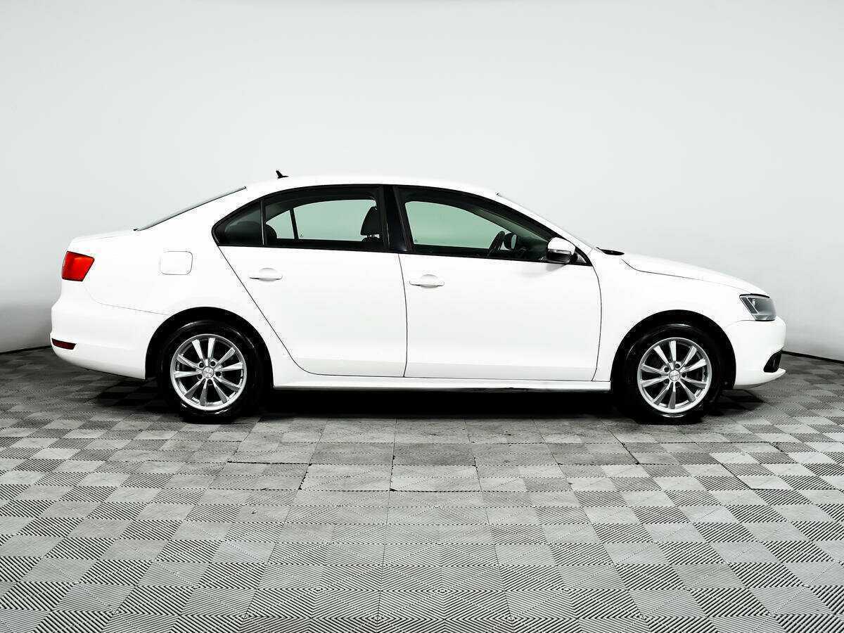 Купить Volkswagen Jetta с пробегом. Фото: #3