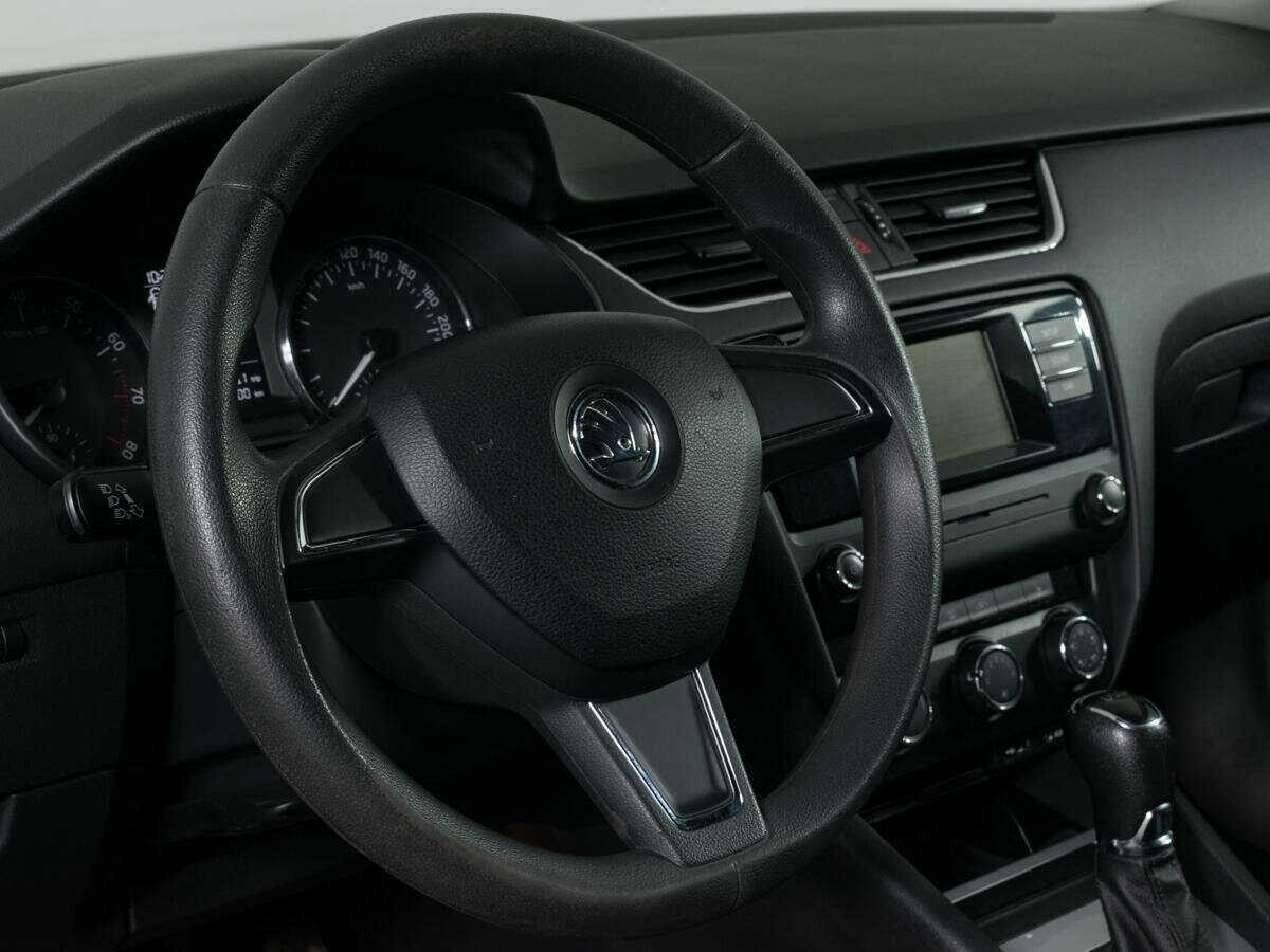 Купить Skoda Octavia с пробегом. Фото: #8