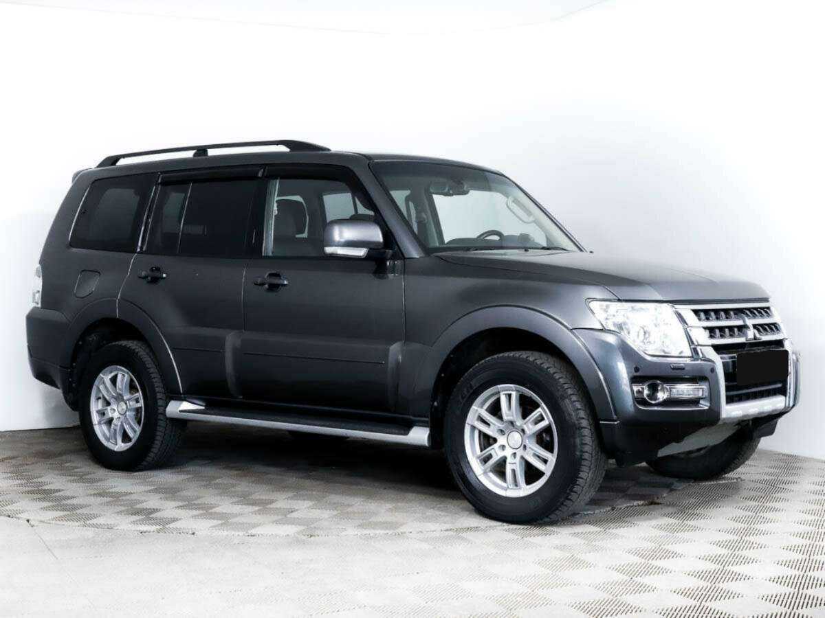 Купить Mitsubishi Pajero с пробегом. Фото: #2