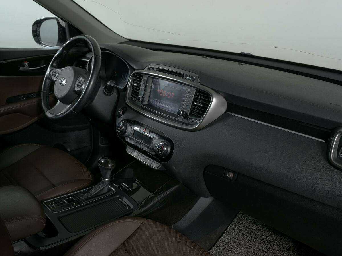 Купить Kia Sorento с пробегом. Фото: #10