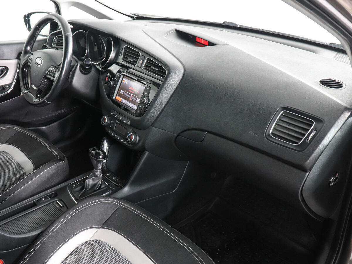 Купить Kia Ceed с пробегом. Фото: #9