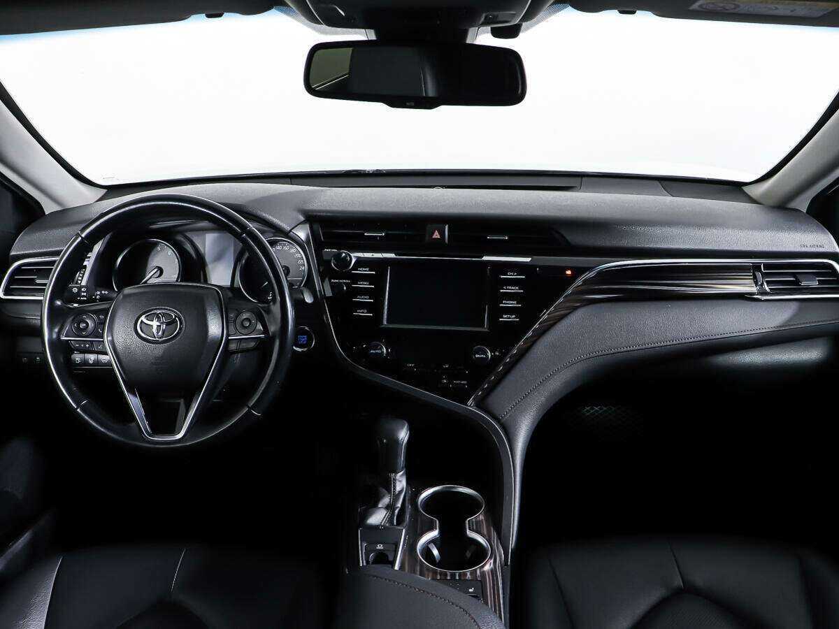 Купить Toyota Camry с пробегом. Фото: #10