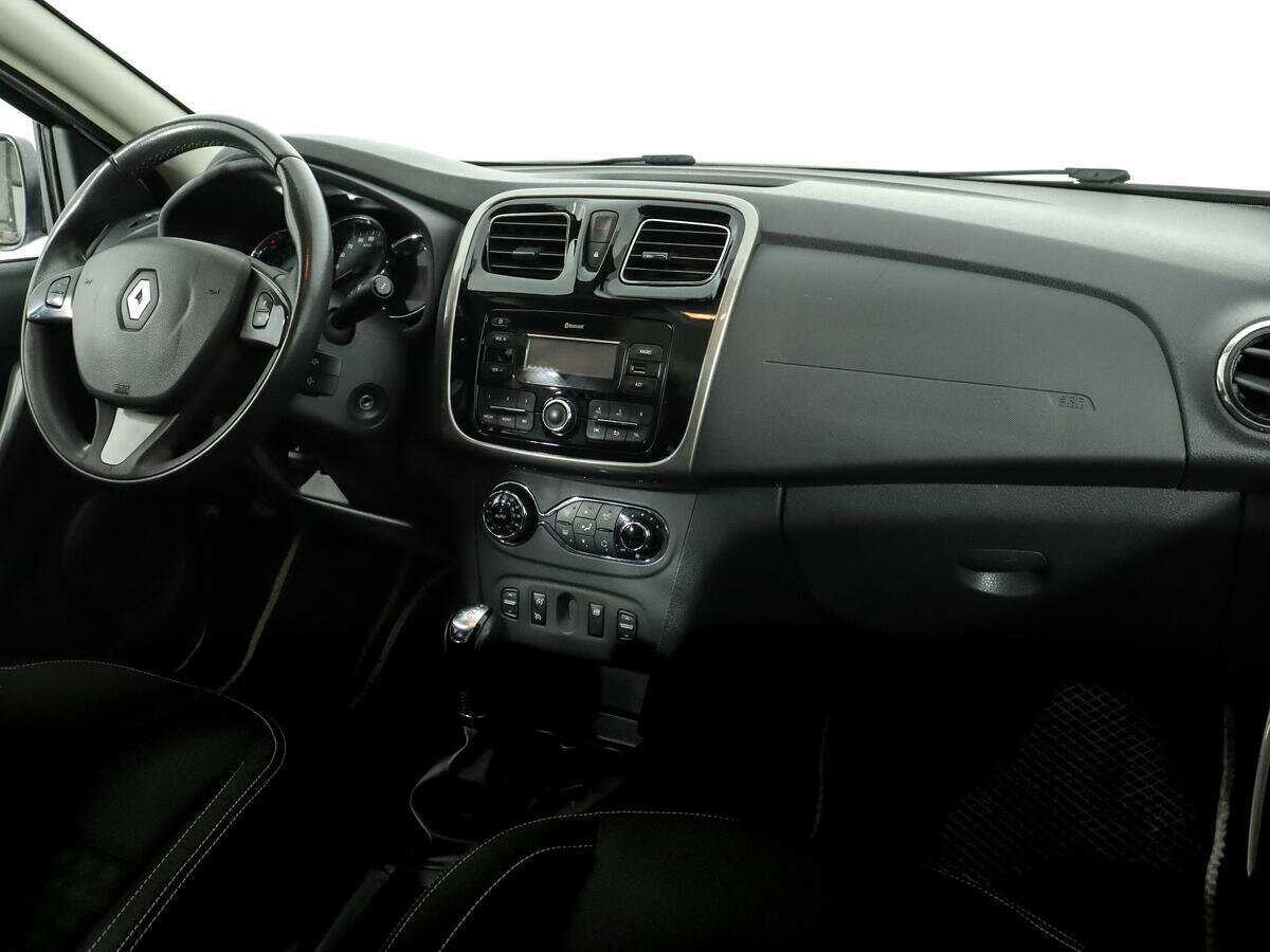 Купить Renault Sandero с пробегом. Фото: #9