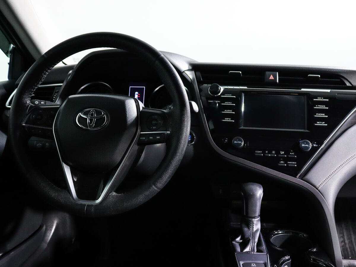 Купить Toyota Camry с пробегом. Фото: #9