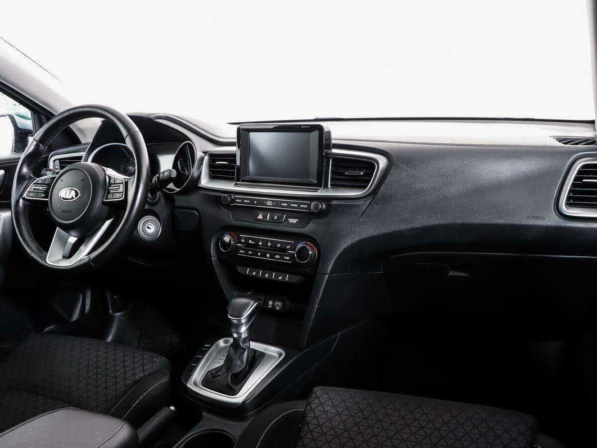 Купить Kia Ceed с пробегом. Фото: #8