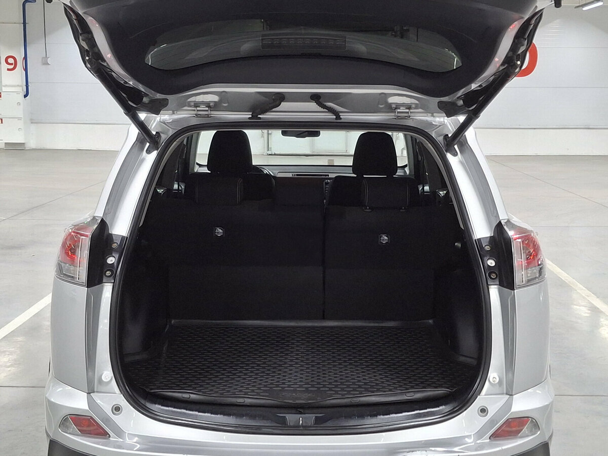 Купить Toyota RAV4 с пробегом. Фото: #9