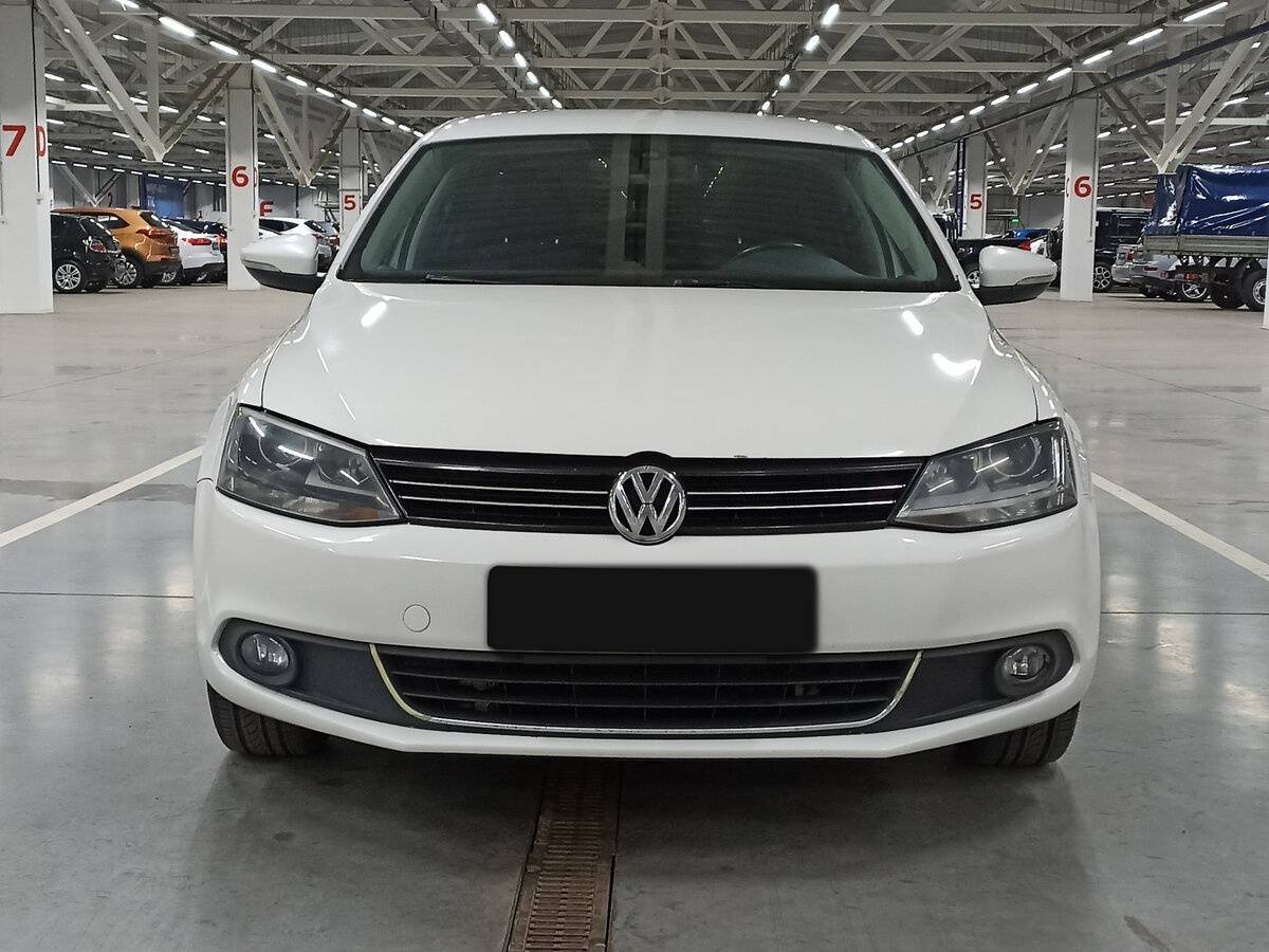 Купить Volkswagen Jetta с пробегом. Фото: #1