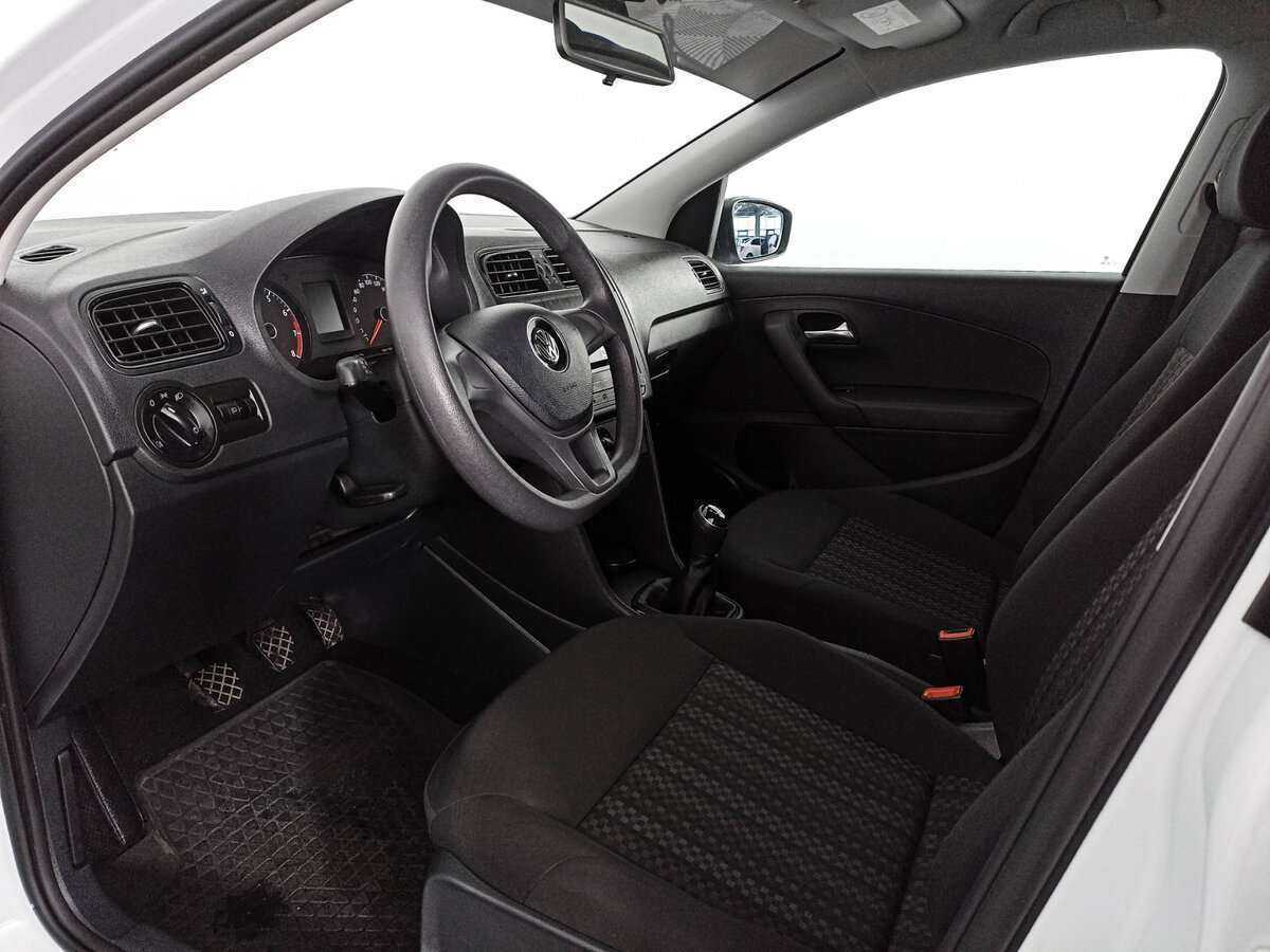 Купить Volkswagen Polo с пробегом. Фото: #12