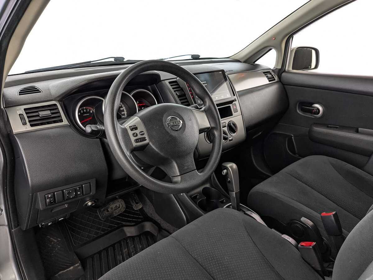Купить Nissan Tiida с пробегом. Фото: #14