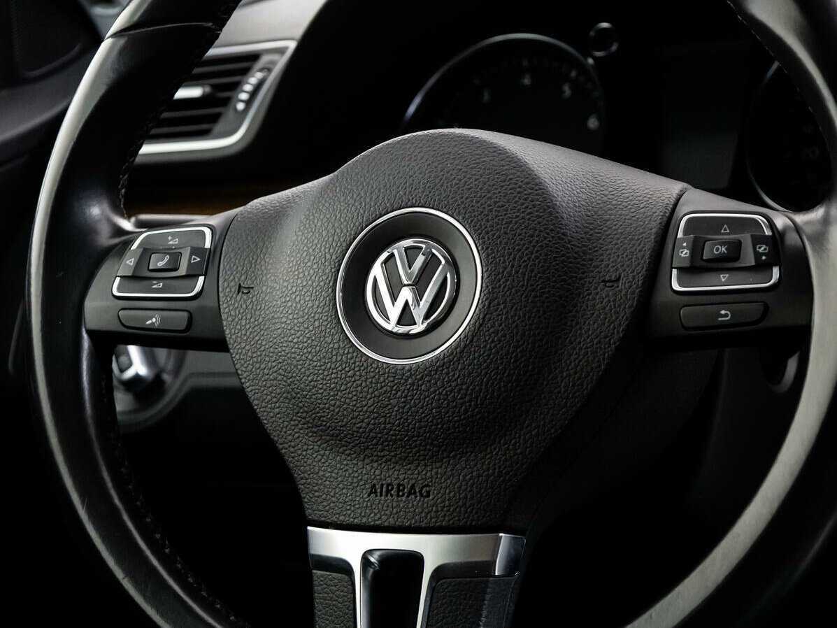 Купить Volkswagen Passat с пробегом. Фото: #10