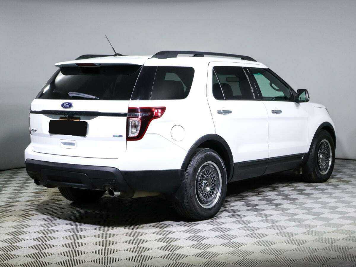Купить Ford Explorer с пробегом. Фото: #4