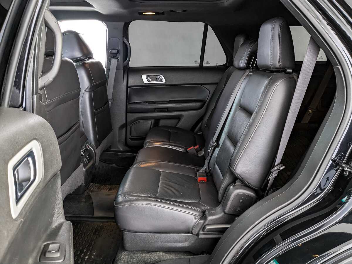 Купить Ford Explorer с пробегом. Фото: #13