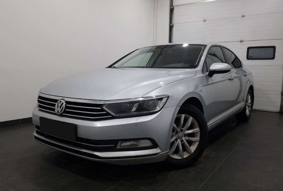 Купить Volkswagen Passat с пробегом. Посмотреть фото