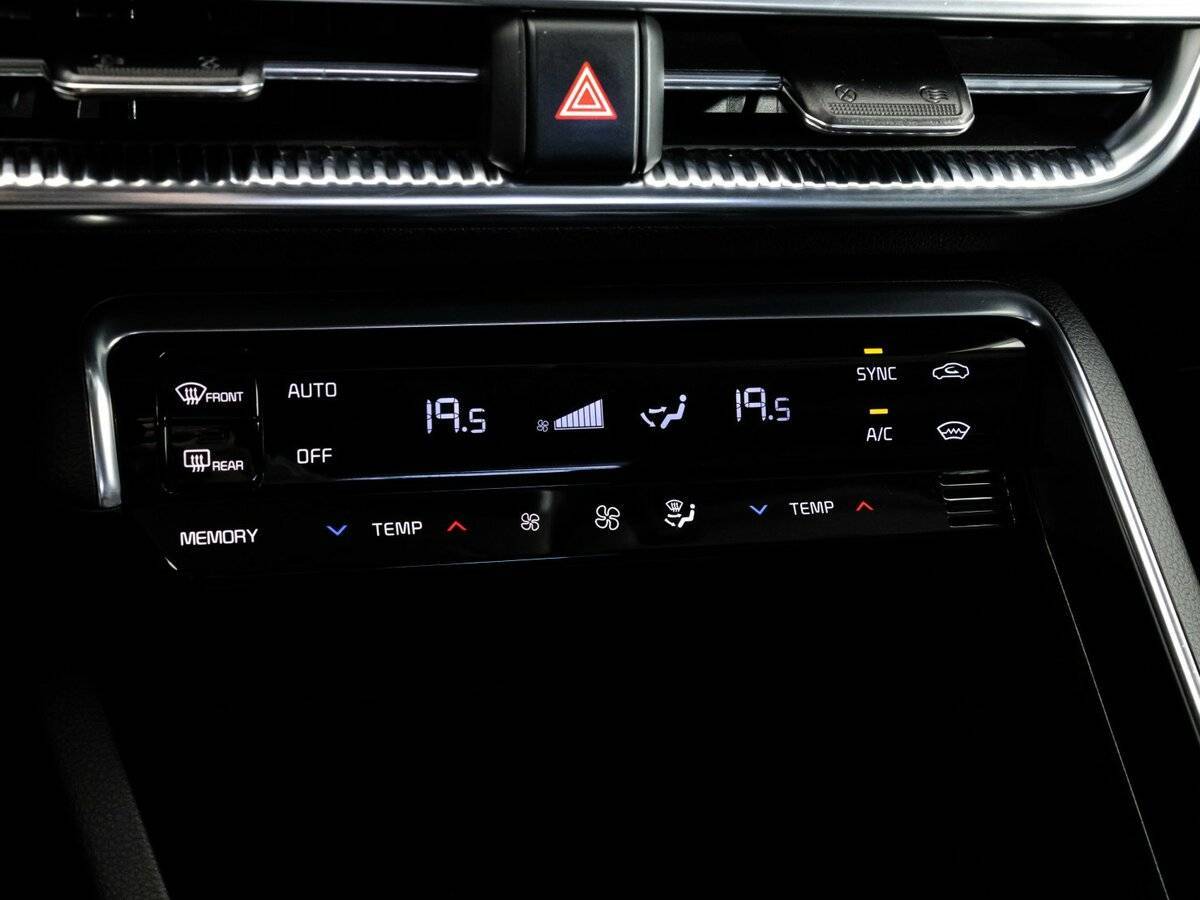 Купить Kia K5 с пробегом. Фото: #21