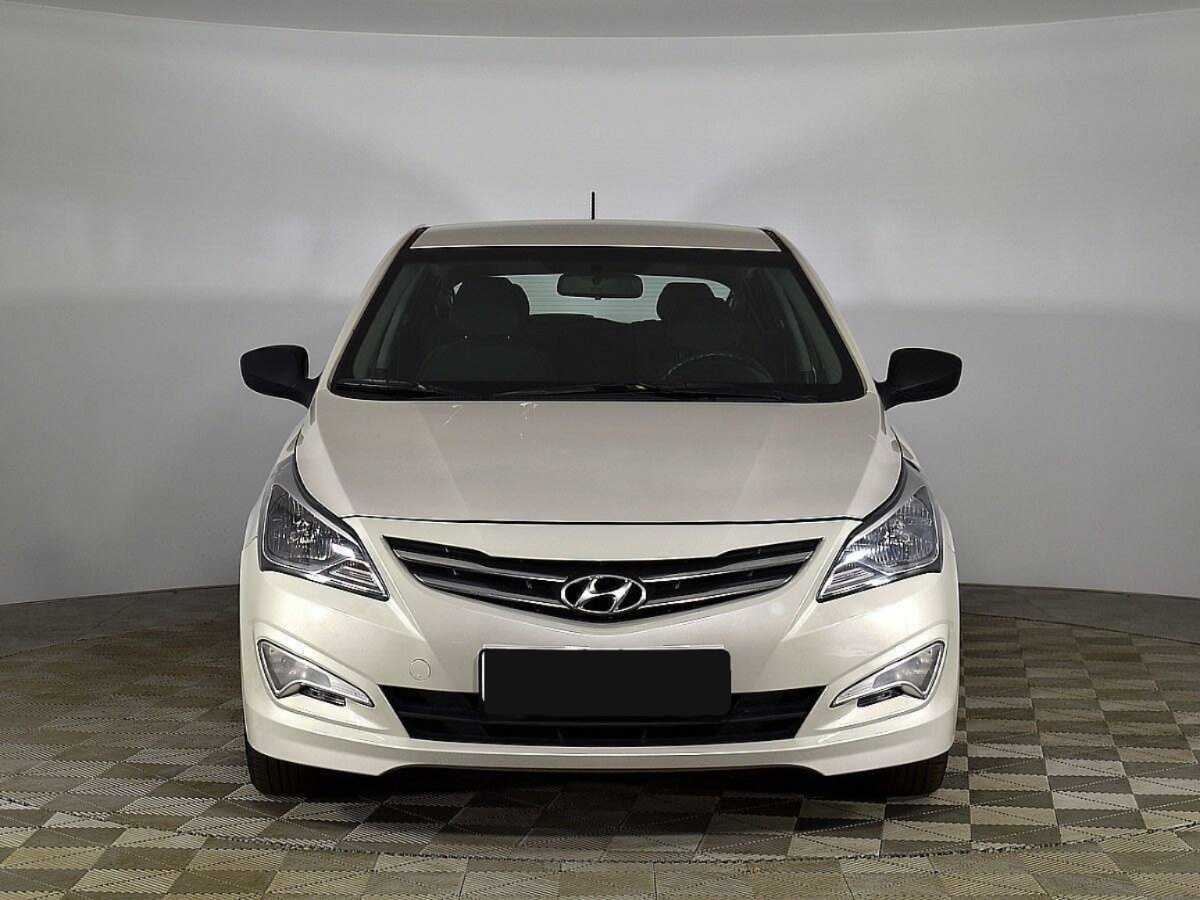 Купить Hyundai Solaris с пробегом. Фото: #2