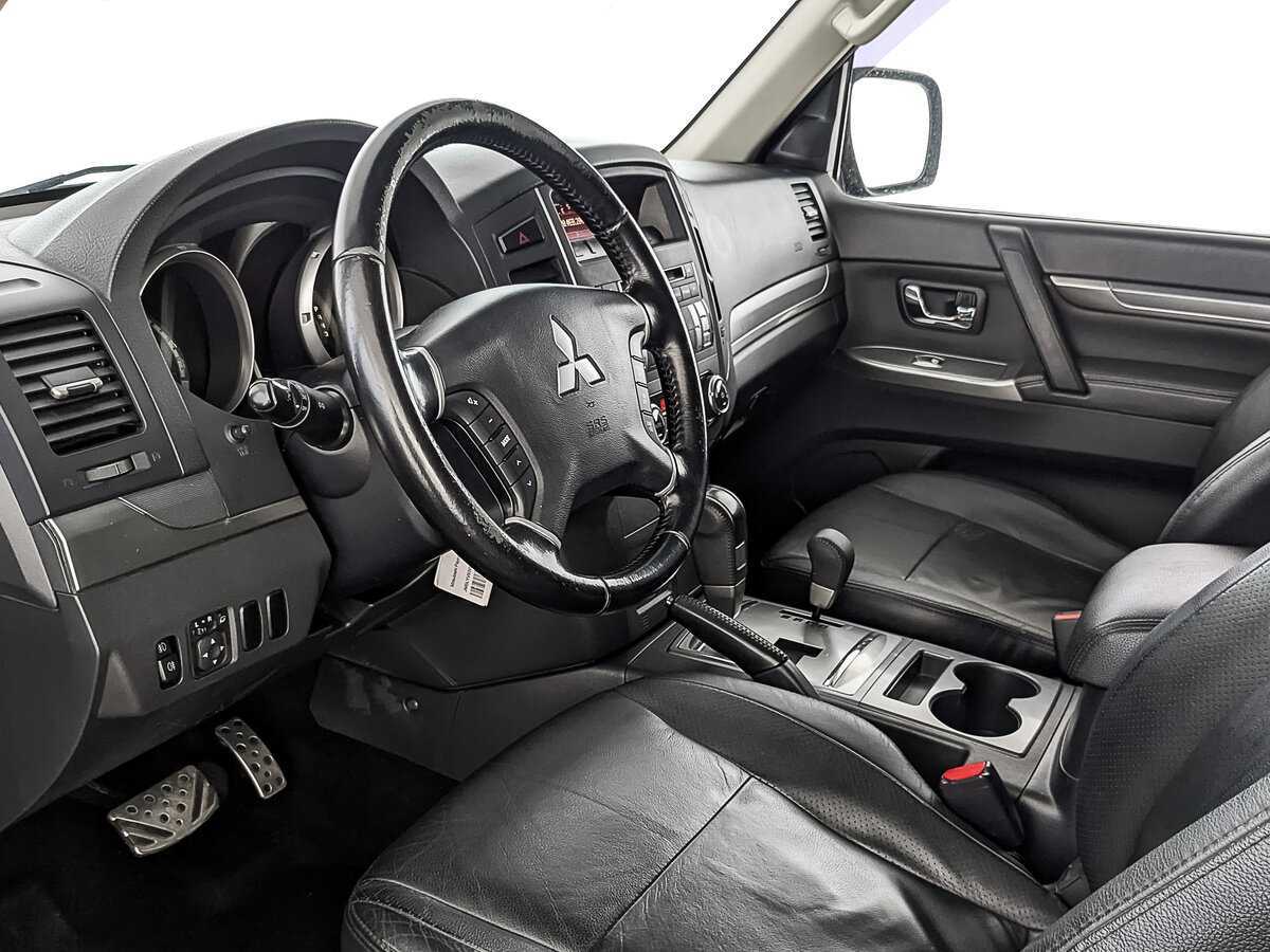 Купить Mitsubishi Pajero с пробегом. Фото: #14