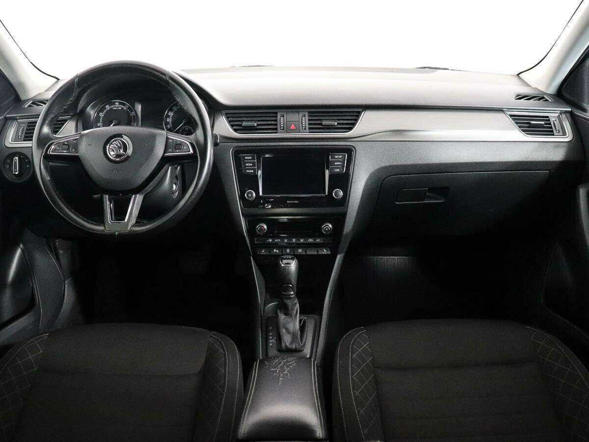 Купить Skoda Rapid с пробегом. Фото: #10