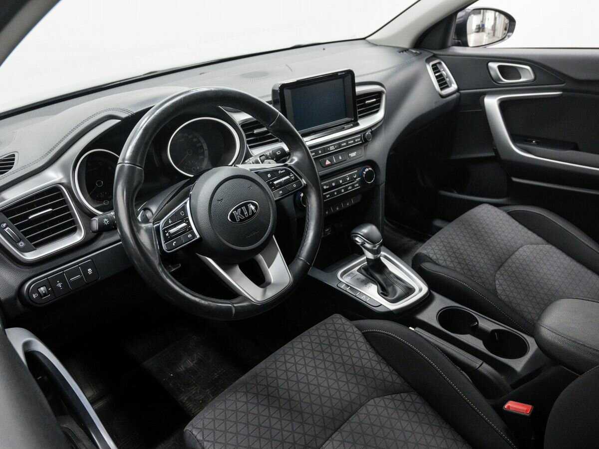 Купить Kia Ceed с пробегом. Фото: #13