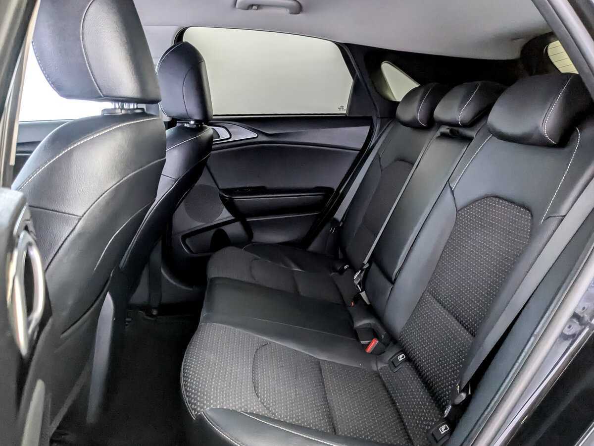 Купить Kia Ceed с пробегом. Фото: #9