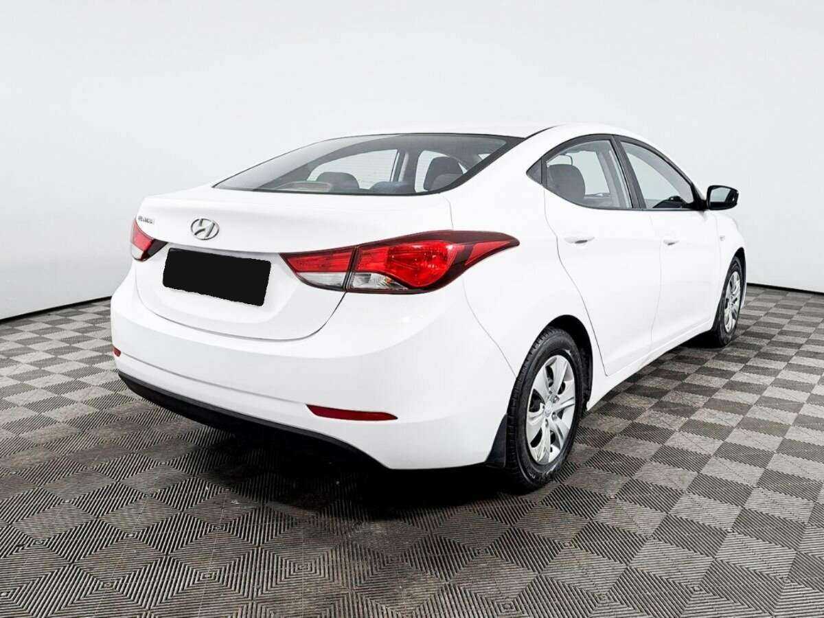 Купить Hyundai Elantra с пробегом. Фото: #4
