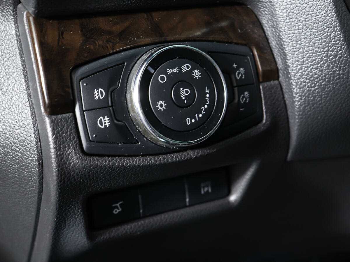 Купить Ford Explorer с пробегом. Фото: #20