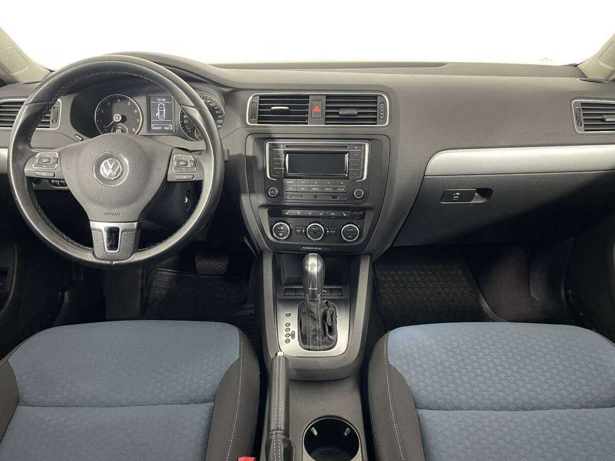 Купить Volkswagen Jetta с пробегом. Фото: #6