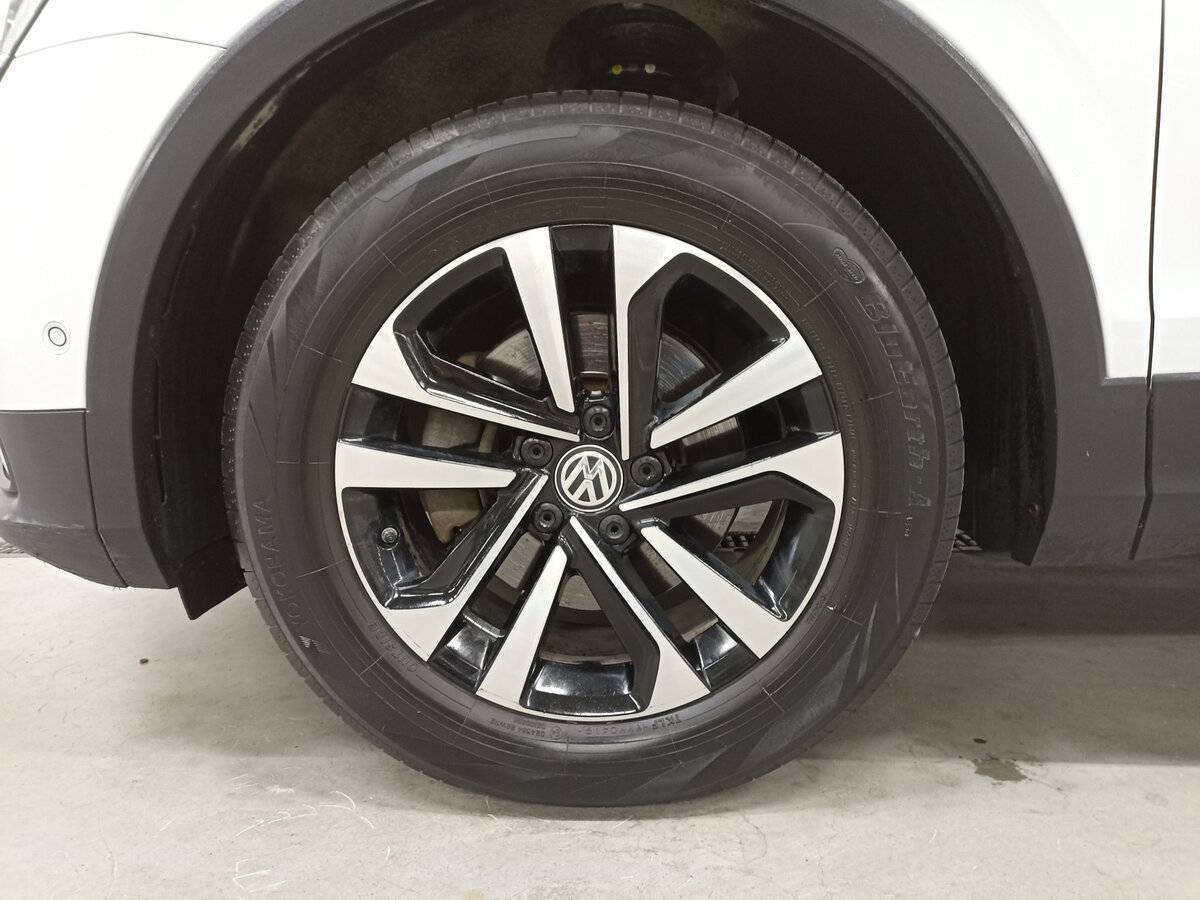 Купить Volkswagen Tiguan с пробегом. Фото: #17