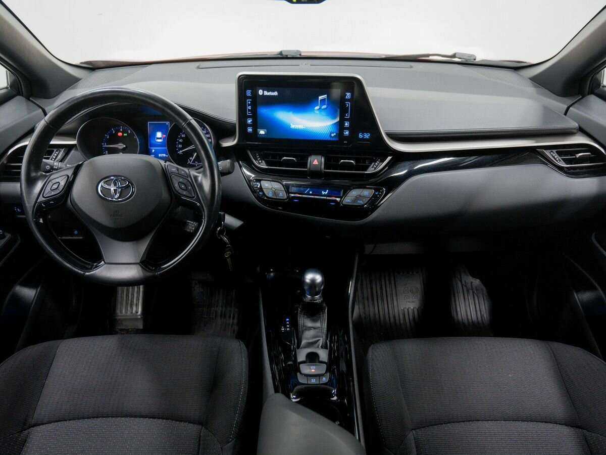 Купить Toyota C-HR с пробегом. Фото: #7