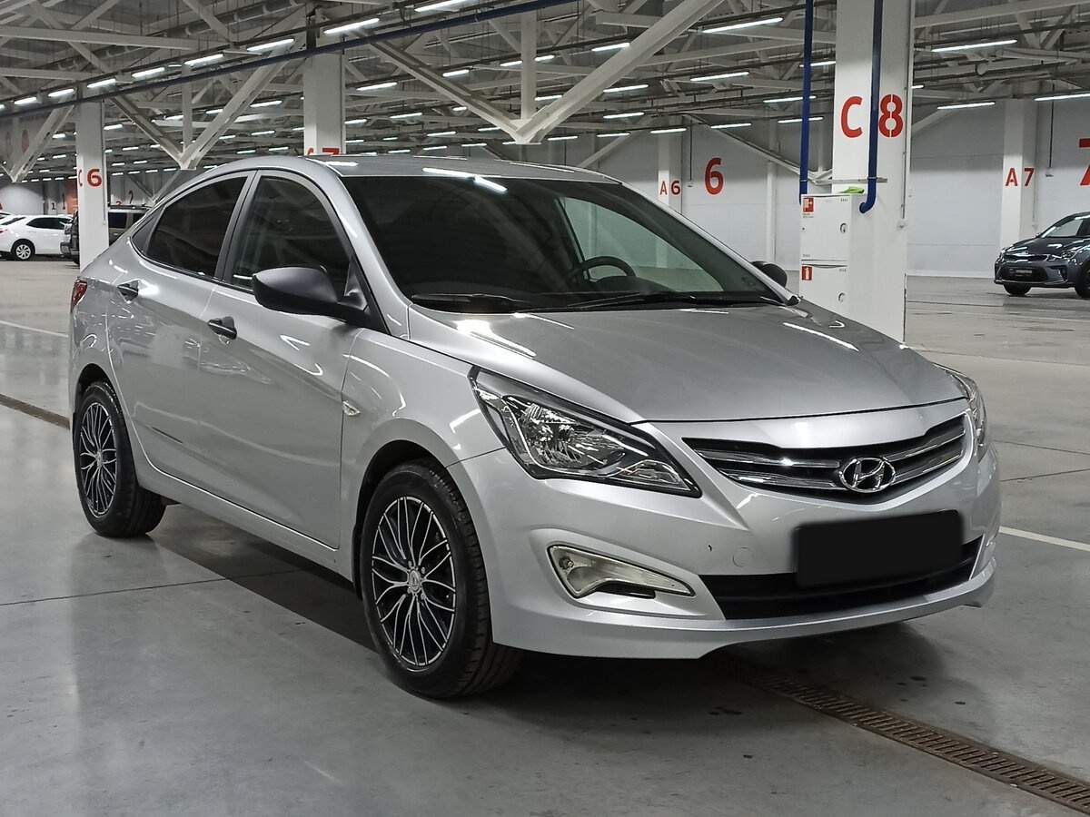 Купить Hyundai Solaris с пробегом. Фото: #2