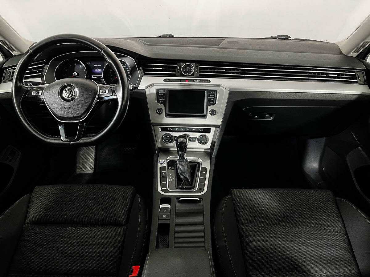 Купить Volkswagen Passat с пробегом. Фото: #11