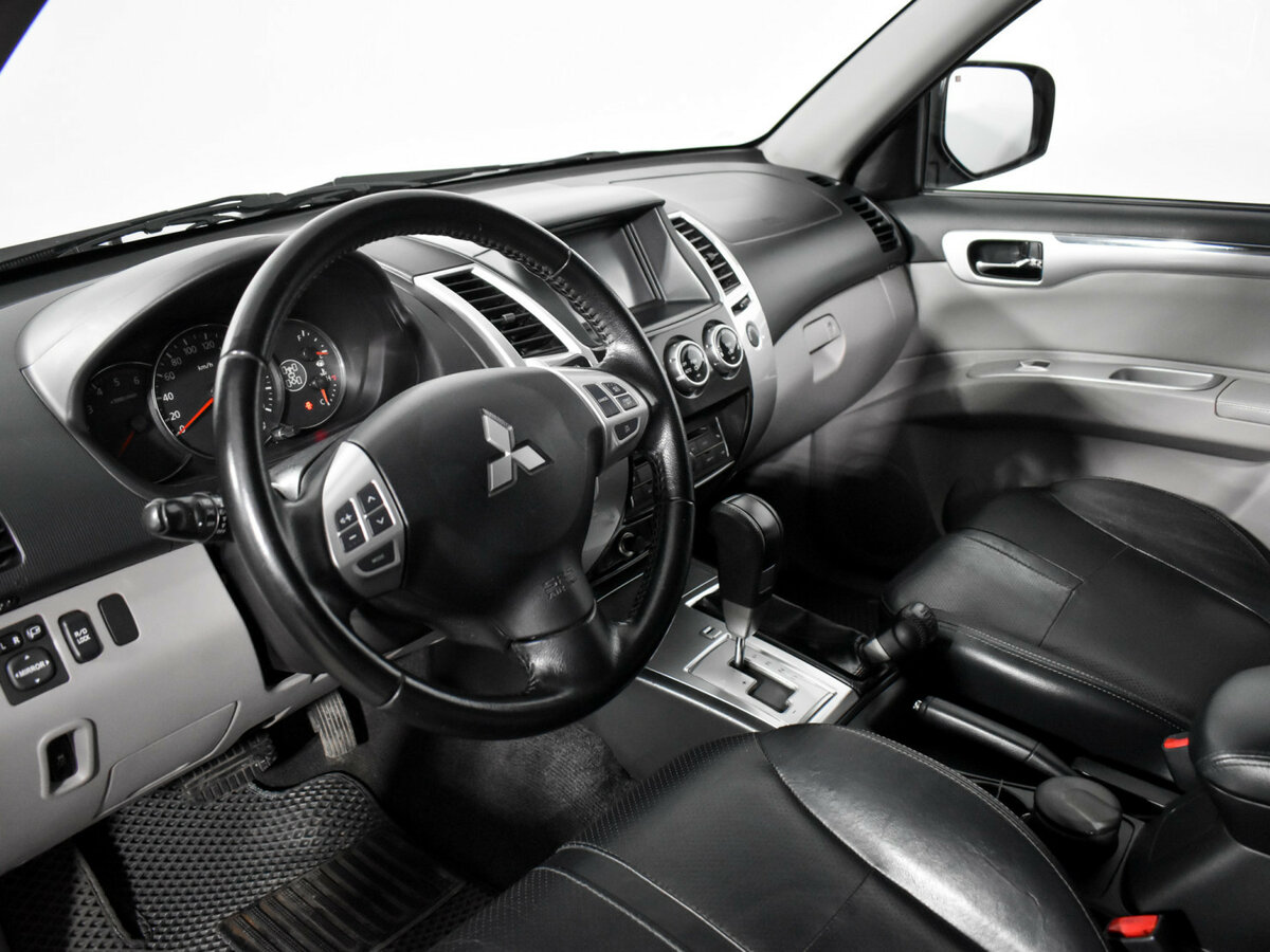 Купить Mitsubishi Pajero Sport с пробегом. Фото: #6