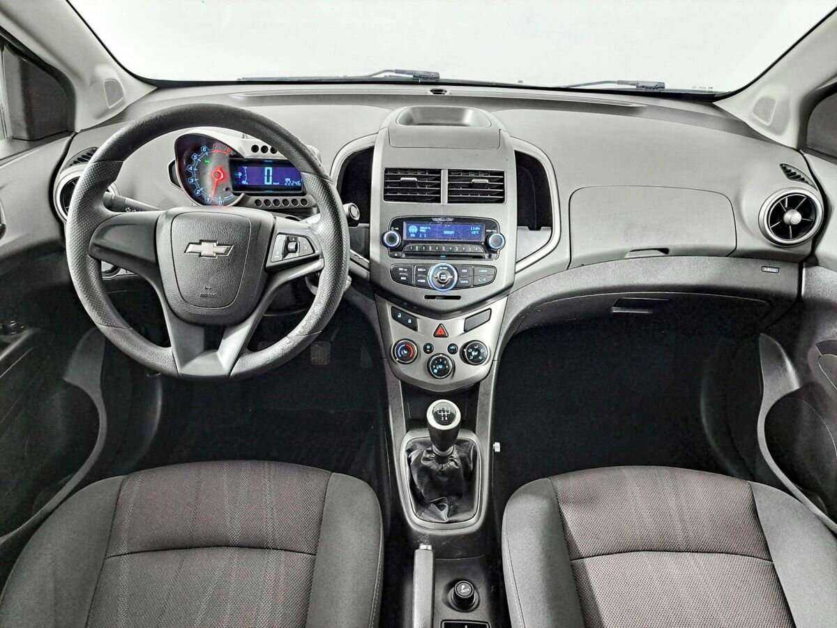 Купить Chevrolet Aveo с пробегом. Фото: #11