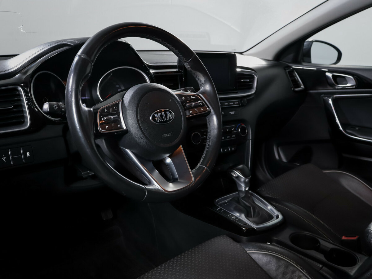 Купить Kia Ceed с пробегом. Фото: #9