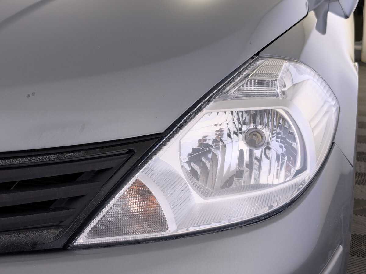 Купить Nissan Tiida с пробегом. Фото: #10