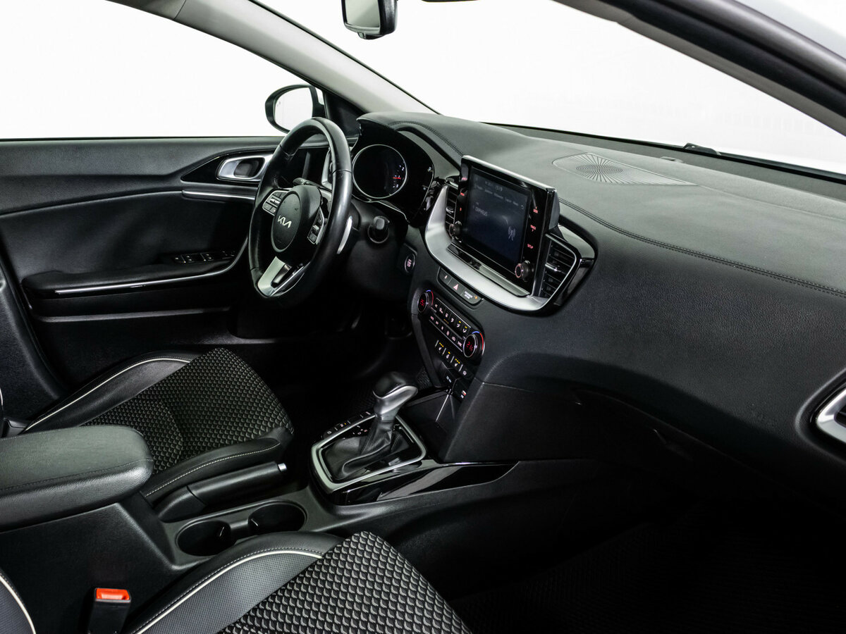 Купить Kia Ceed с пробегом. Фото: #6