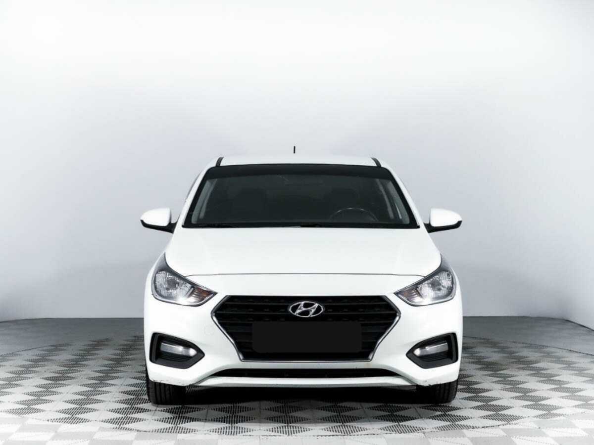 Купить Hyundai Solaris с пробегом. Фото: #2