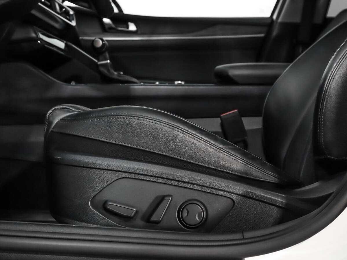 Купить Kia K5 с пробегом. Фото: #9