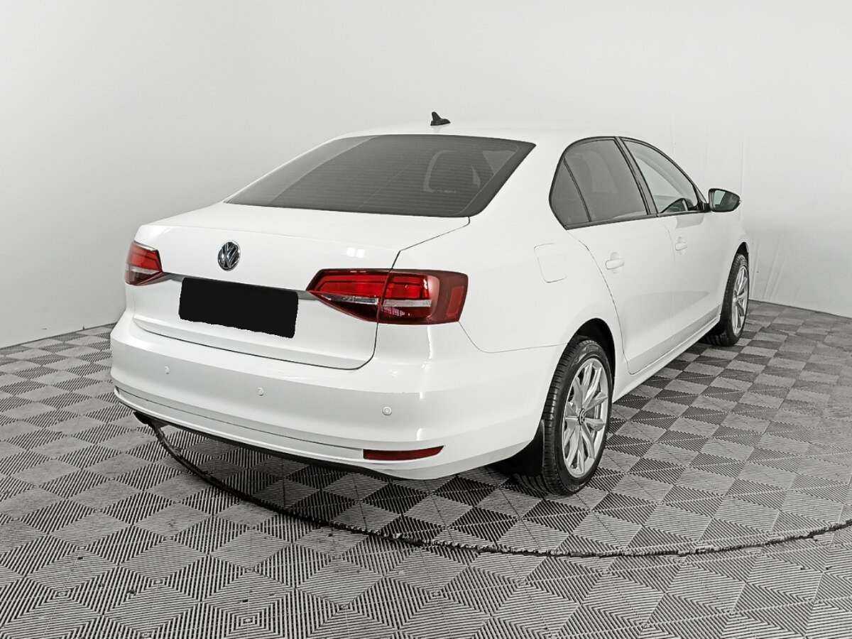 Купить Volkswagen Jetta с пробегом. Фото: #4