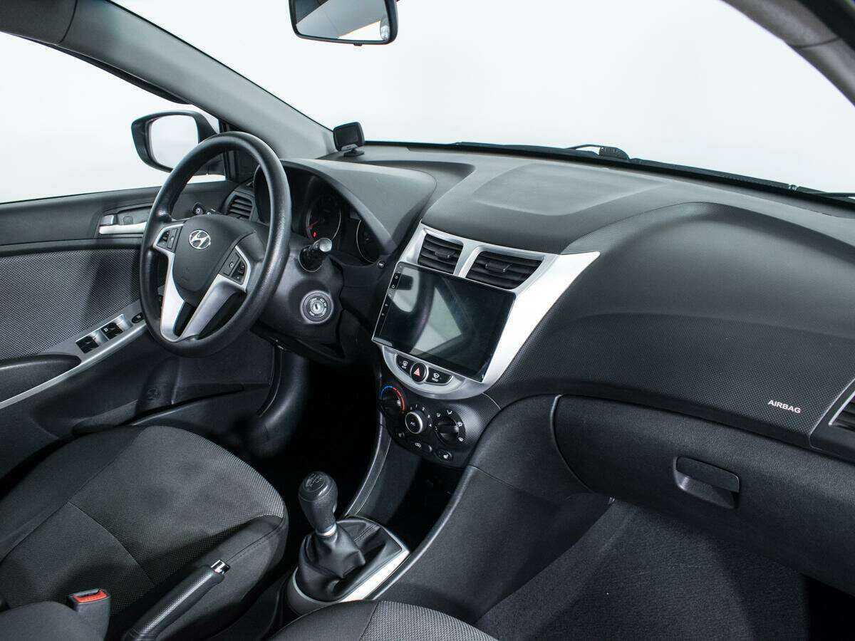 Купить Hyundai Solaris с пробегом. Фото: #8