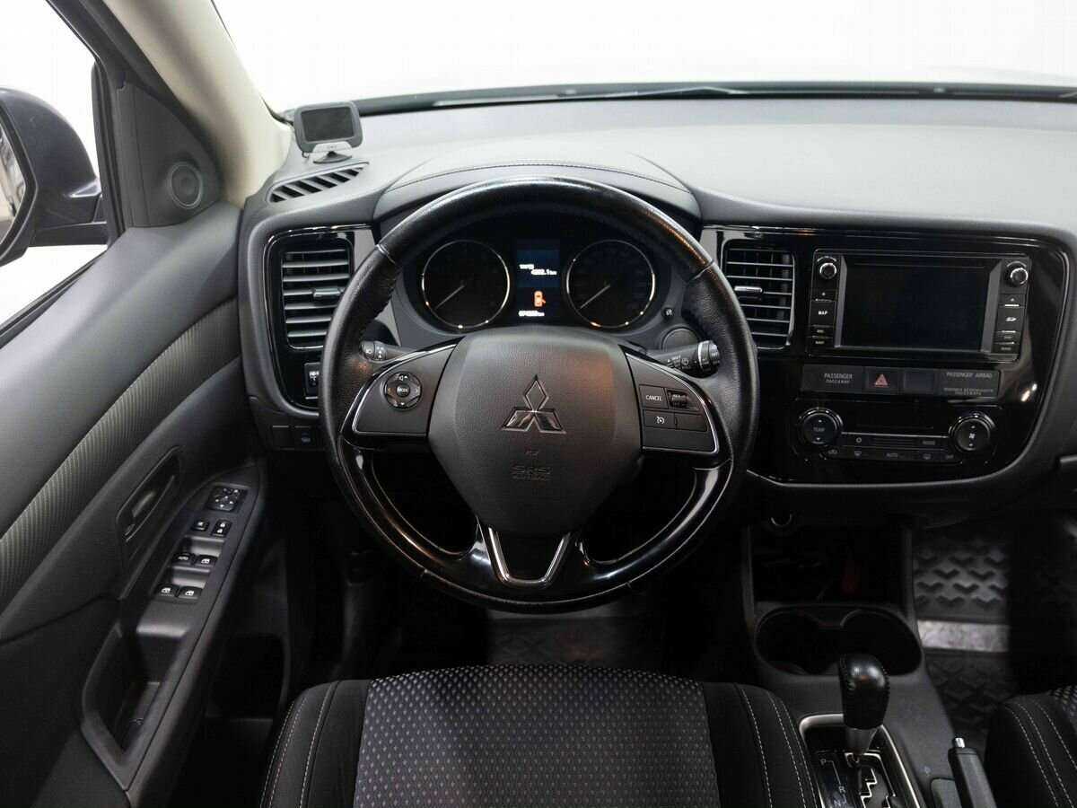 Купить Mitsubishi Outlander с пробегом. Фото: #13