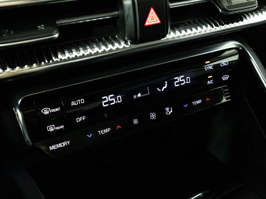 Купить Kia K5 с пробегом. Фото: #22