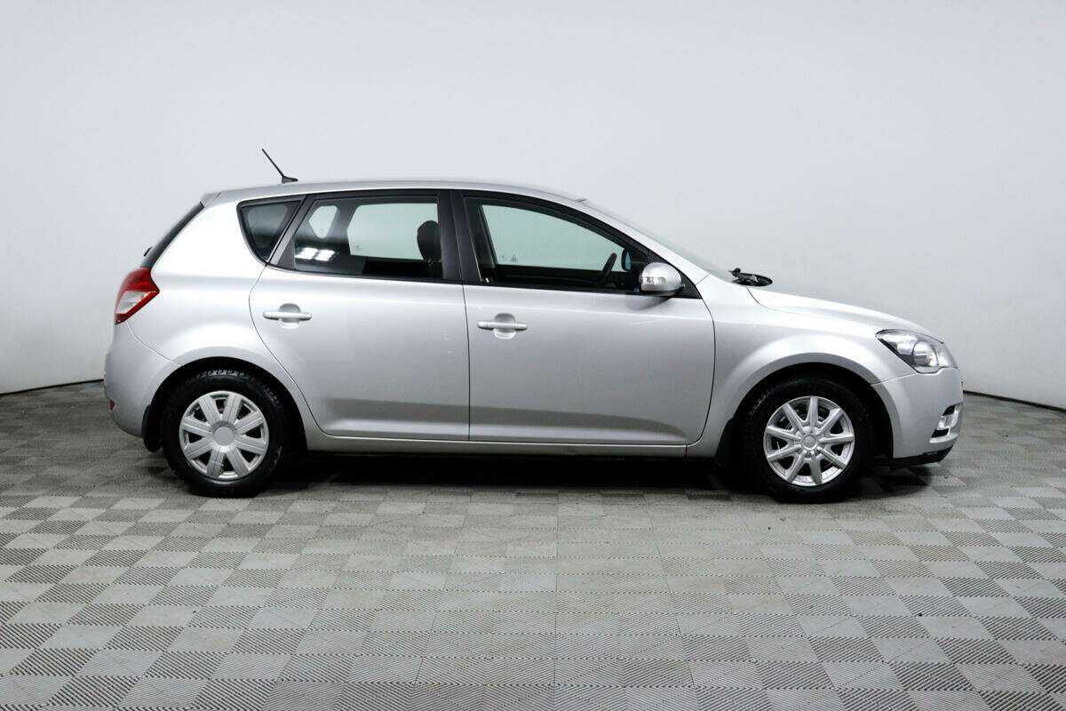 Купить Kia Ceed с пробегом. Фото: #3