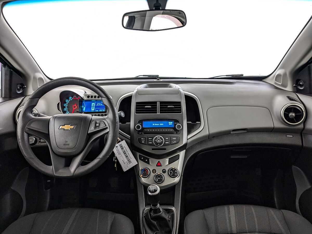Купить Chevrolet Aveo с пробегом. Фото: #11