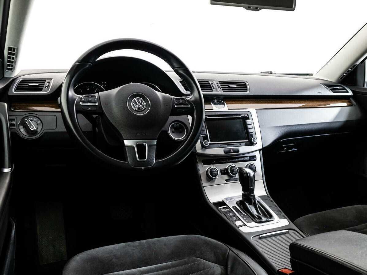 Купить Volkswagen Passat с пробегом. Фото: #8