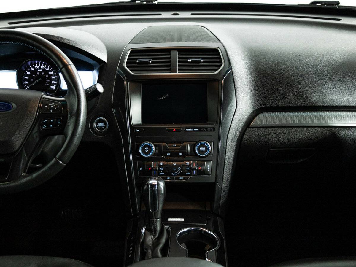 Купить Ford Explorer с пробегом. Фото: #11