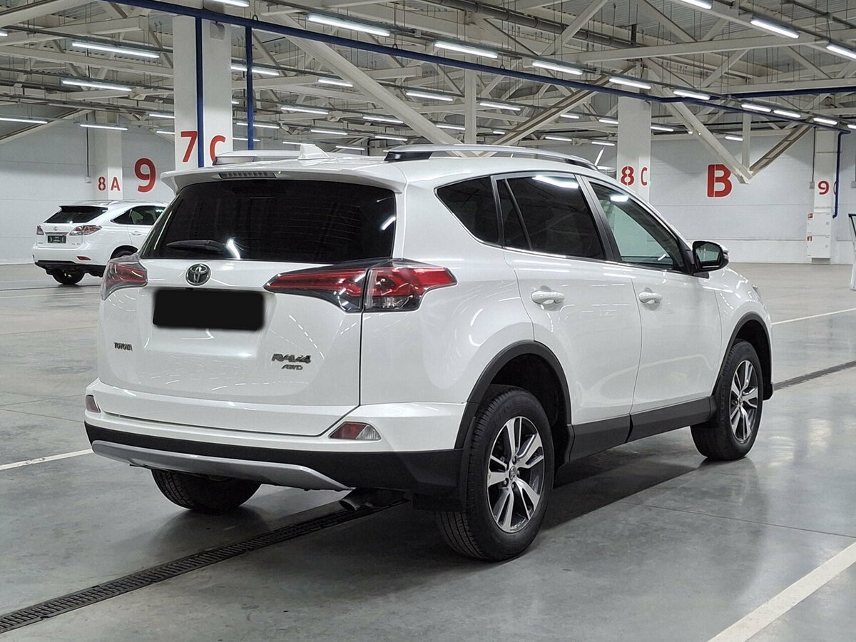 Купить Toyota RAV4 с пробегом. Фото: #4