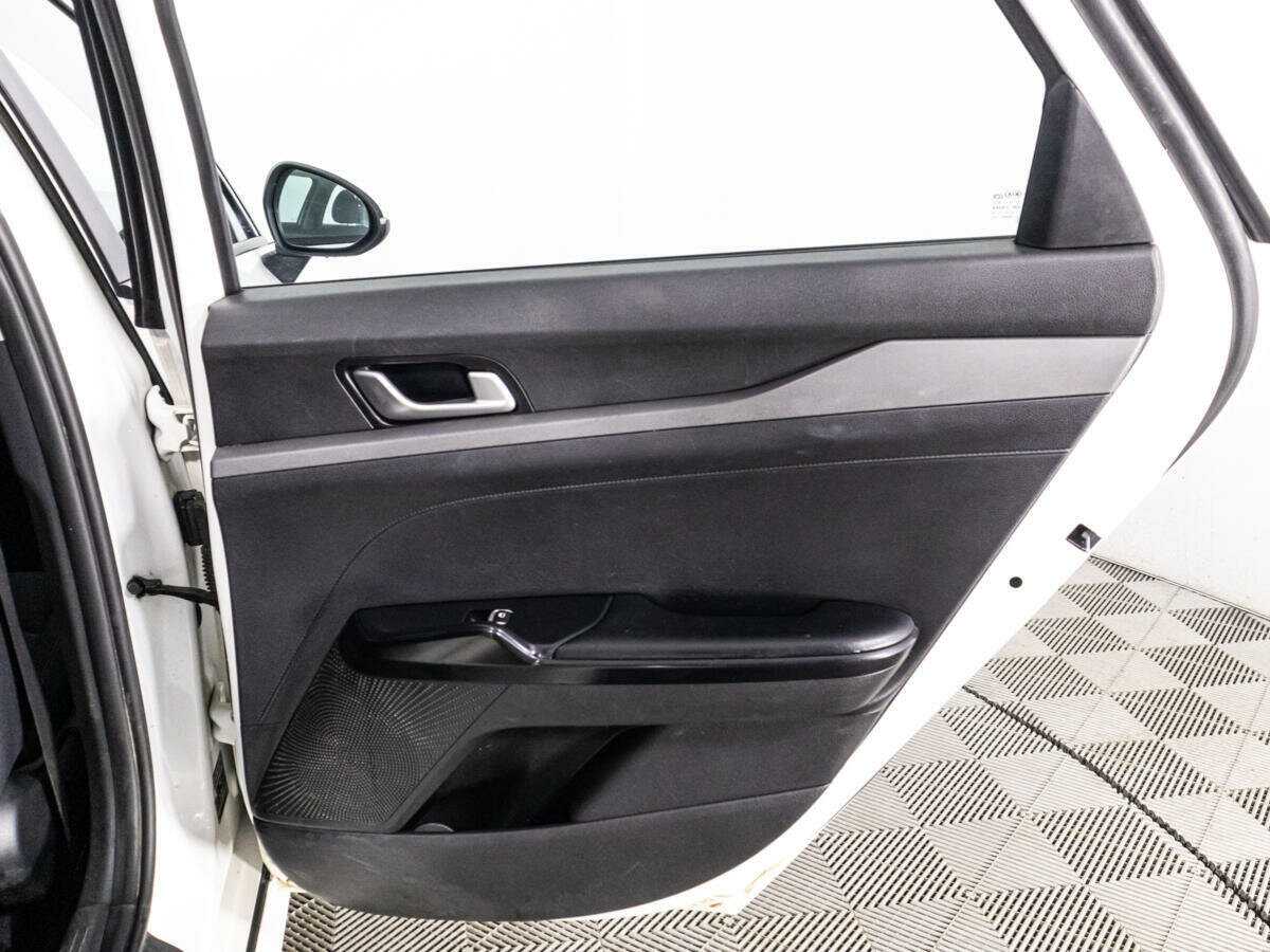 Купить Kia K5 с пробегом. Фото: #22