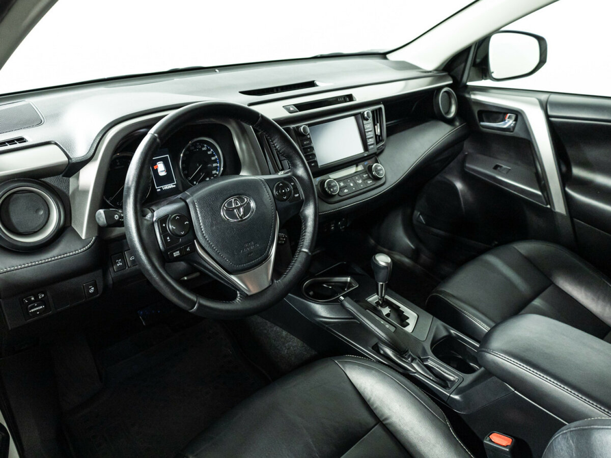 Купить Toyota RAV4 с пробегом. Фото: #8